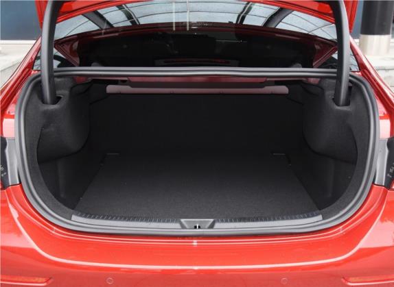奔驰A级AMG 2019款 AMG A 35 L 4MATIC 车厢座椅   后备厢