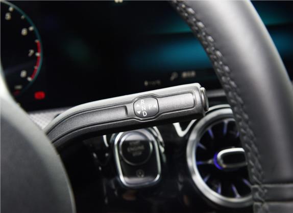 奔驰A级AMG 2019款 AMG A 35 L 4MATIC 中控类   挡把