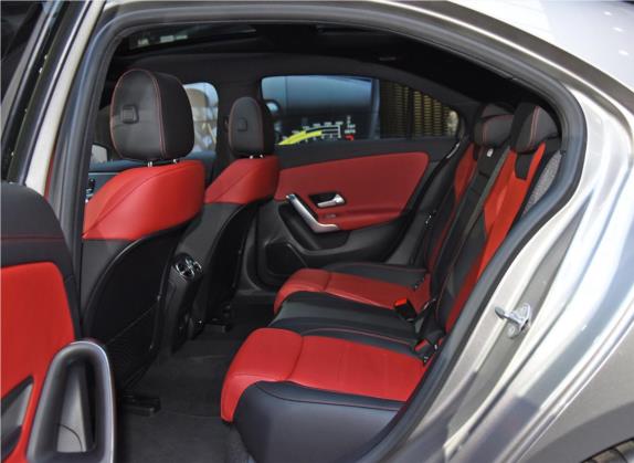 奔驰A级AMG 2020款 AMG A 35 L 4MATIC 车厢座椅   后排空间