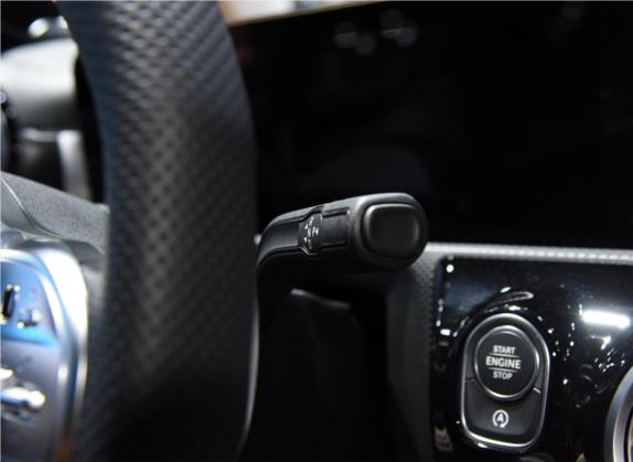 奔驰A级AMG 2021款 AMG A 35 L 4MATIC 炽夜特别版 中控类   挡把