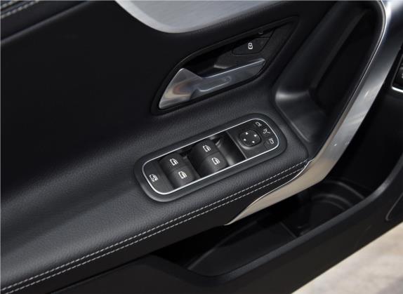 奔驰A级AMG 2021款 AMG A 35 L 4MATIC 炽夜特别版 车厢座椅   门窗控制