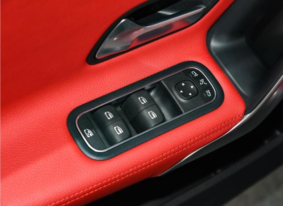 奔驰A级AMG 2022款 AMG A 35 L 4MATIC 车厢座椅   门窗控制