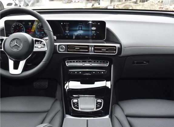 奔驰EQC 2020款 EQC 350 4MATIC 中控类   中控台