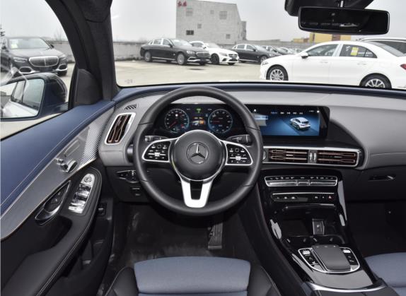 奔驰EQC 2022款 EQC 350 4MATIC 中控类   驾驶位