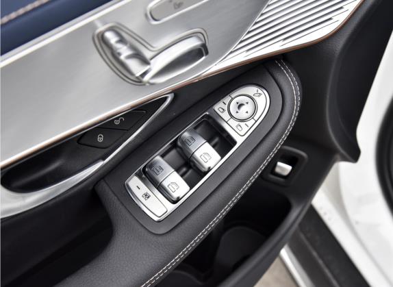 奔驰EQC 2022款 EQC 350 4MATIC 车厢座椅   门窗控制