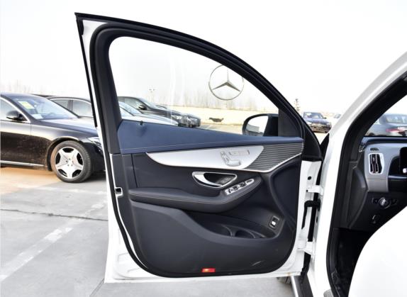 奔驰EQC 2022款 EQC 350 4MATIC 特别版 车厢座椅   前门板