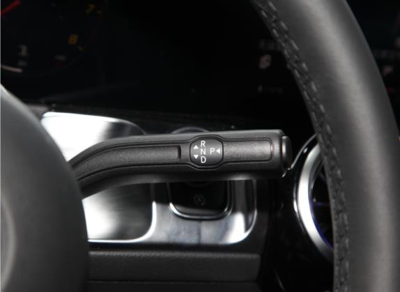 奔驰GLB 2021款 GLB 200 4MATIC 中控类   挡把