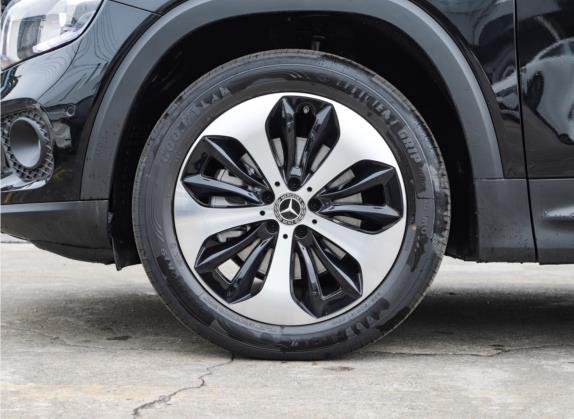 奔驰GLB 2023款 GLB 220 4MATIC 其他细节类   前轮