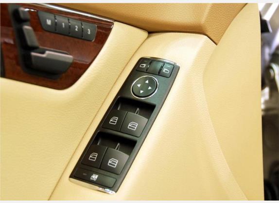 奔驰C级 2008款 C 200K 标准型 车厢座椅   门窗控制