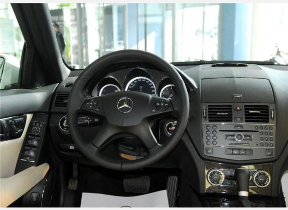 奔驰C级 2010款 C 300 时尚型 中控类   驾驶位