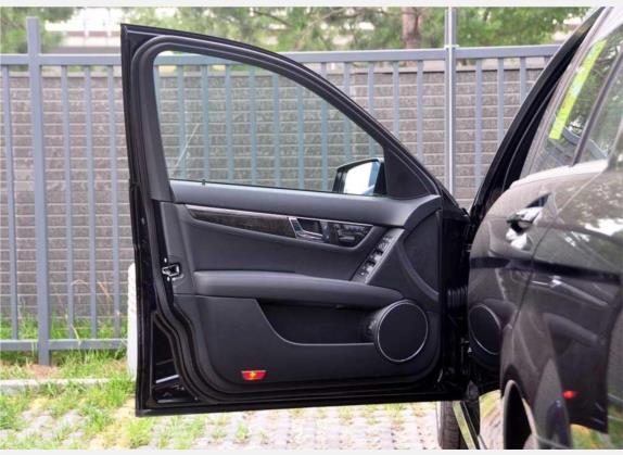 奔驰C级 2010款 C 260 CGI 运动型 车厢座椅   前门板