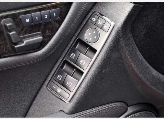 奔驰C级 2010款 C 260 CGI 运动型 车厢座椅   门窗控制