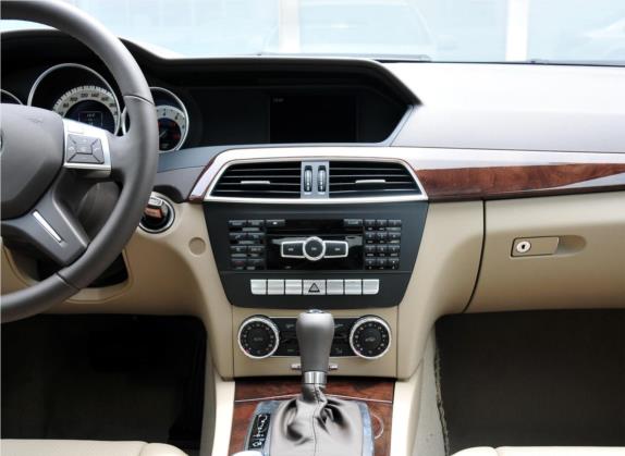 奔驰C级 2011款 C 200 CGI 优雅型 中控类   中控台