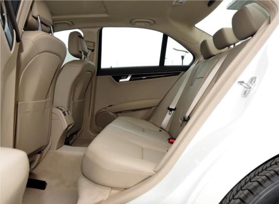 奔驰C级 2011款 C 200 CGI 优雅型 车厢座椅   后排空间