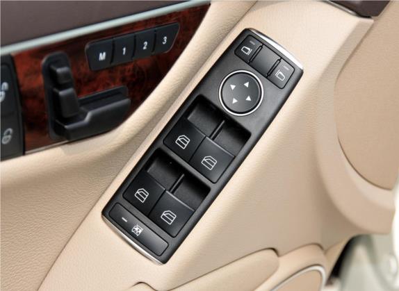奔驰C级 2011款 C 200 CGI 优雅型 车厢座椅   门窗控制