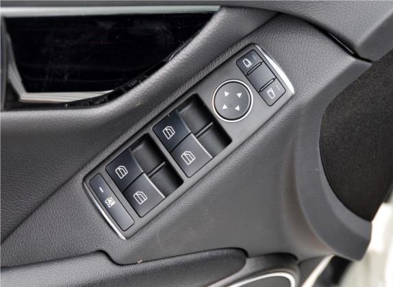奔驰C级 2011款 C 180K 经典型 车厢座椅   门窗控制