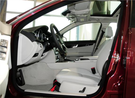 奔驰C级 2013款 C 180 CGI 经典型 车厢座椅   前排空间