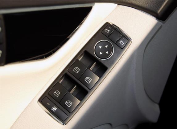 奔驰C级 2013款 C 180 CGI 经典型 车厢座椅   门窗控制