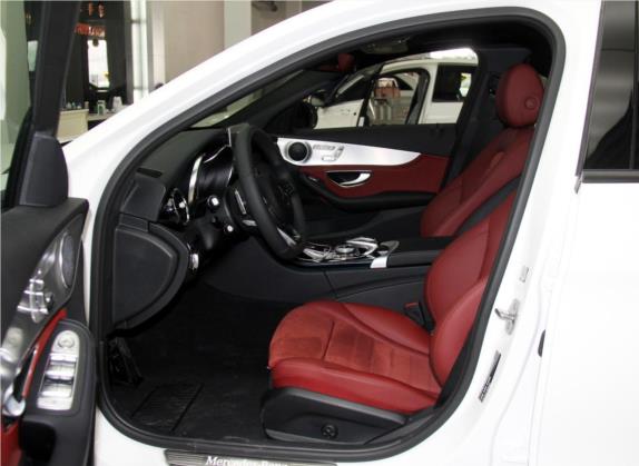 奔驰C级 2017款 C 300 运动版 车厢座椅   前排空间