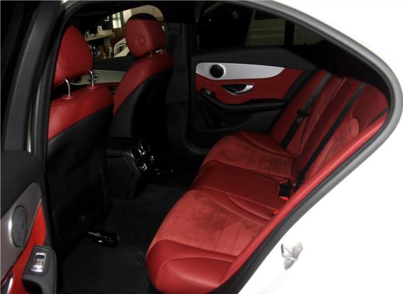 奔驰C级 2017款 C 300 运动版 车厢座椅   后排空间
