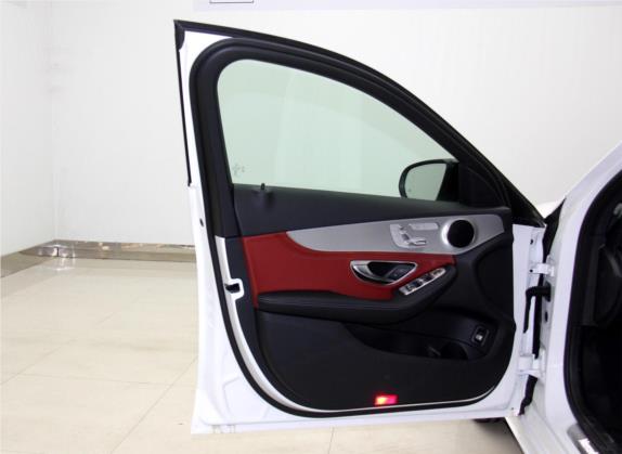 奔驰C级 2017款 C 300 运动版 车厢座椅   前门板