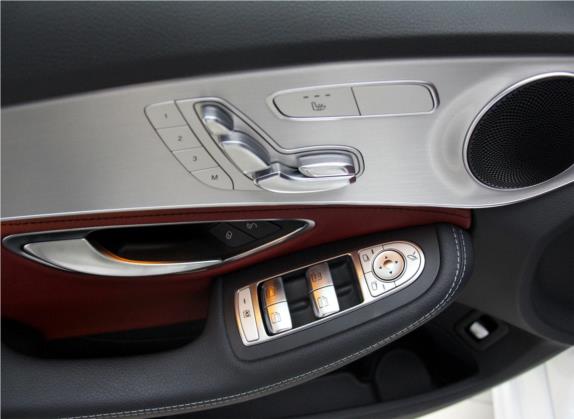 奔驰C级 2017款 C 300 运动版 车厢座椅   门窗控制