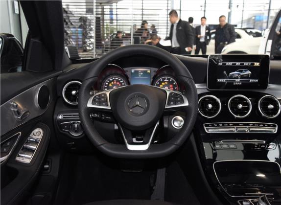 奔驰C级 2017款 改款 C 200 运动版 中控类   驾驶位