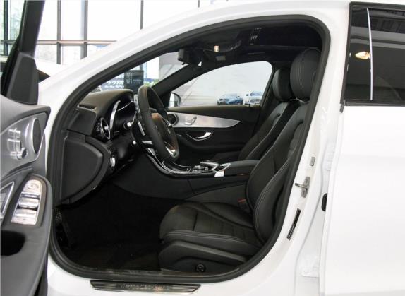 奔驰C级 2017款 改款 C 200 运动版 车厢座椅   前排空间