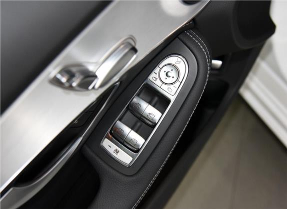 奔驰C级 2017款 改款 C 200 运动版 车厢座椅   门窗控制