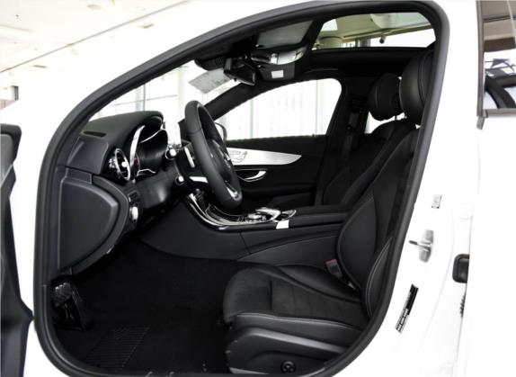 奔驰C级 2017款 改款 C 200 运动版 4MATIC 车厢座椅   前排空间