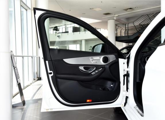 奔驰C级 2017款 改款 C 200 运动版 4MATIC 车厢座椅   前门板