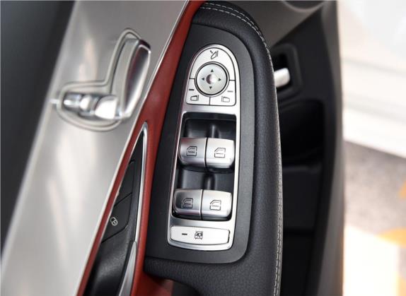 奔驰C级 2018款 C 200 成就特别版 车厢座椅   门窗控制