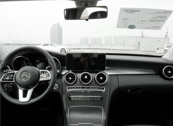 奔驰C级 2019款 C 180 L 动感型运动版 中控类   中控全图