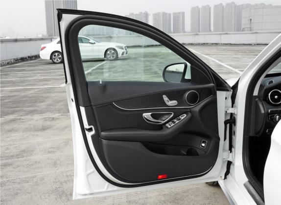 奔驰C级 2019款 C 180 L 动感型运动版 车厢座椅   前门板
