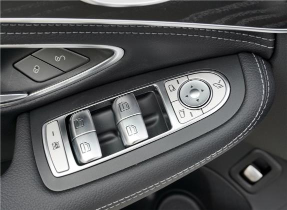 奔驰C级 2019款 C 180 L 动感型运动版 车厢座椅   门窗控制