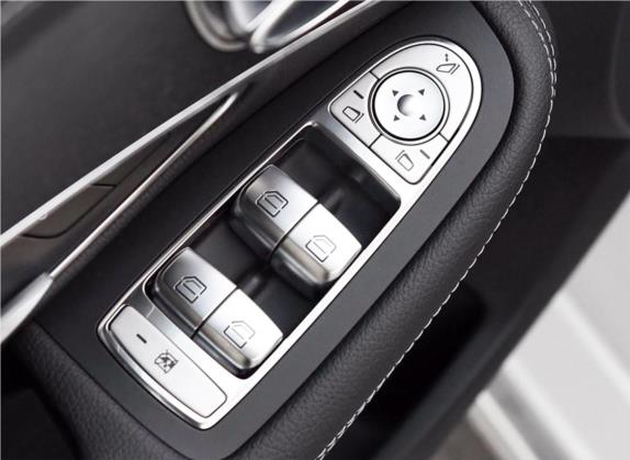 奔驰C级 2019款 改款 C 260 L 4MATIC 运动版 车厢座椅   门窗控制