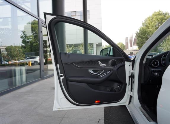 奔驰C级 2020款 C 200 L 动感型运动版 车厢座椅   前门板