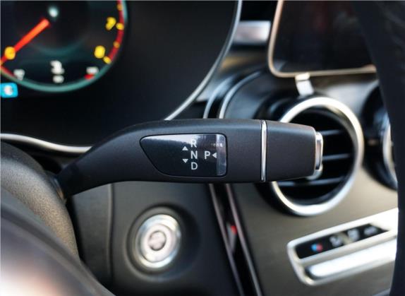 奔驰C级 2020款 C 200 L 动感型运动版 中控类   挡把