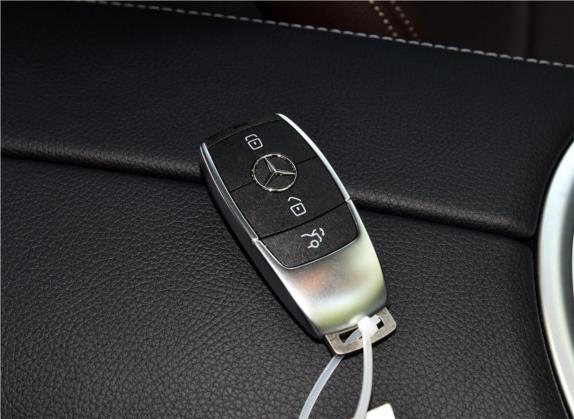 奔驰C级 2020款 改款 C 200 L 动感型运动版 其他细节类   钥匙