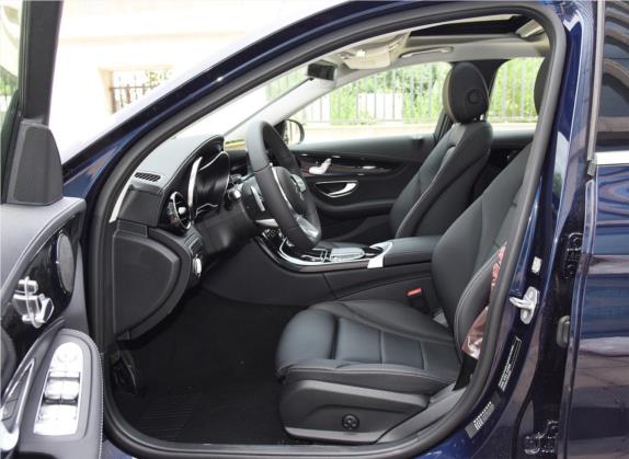 奔驰C级 2020款 改款 C 200 L 动感型运动版 车厢座椅   前排空间