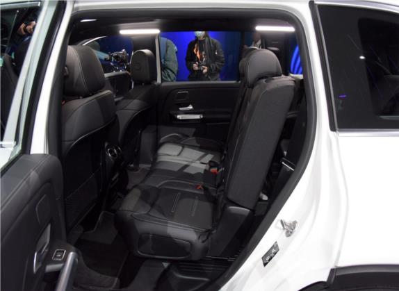 奔驰EQB 2022款 EQB 350 4MATIC 首发特别版 车厢座椅   后排空间