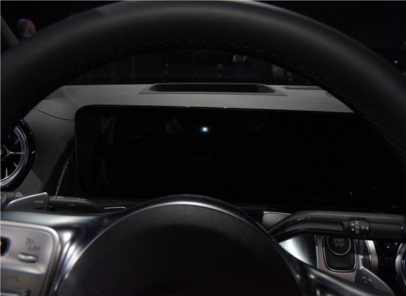 奔驰EQB 2022款 EQB 350 4MATIC 首发特别版 中控类   仪表盘