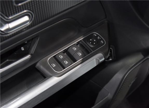 奔驰EQB 2022款 EQB 350 4MATIC 首发特别版 车厢座椅   门窗控制