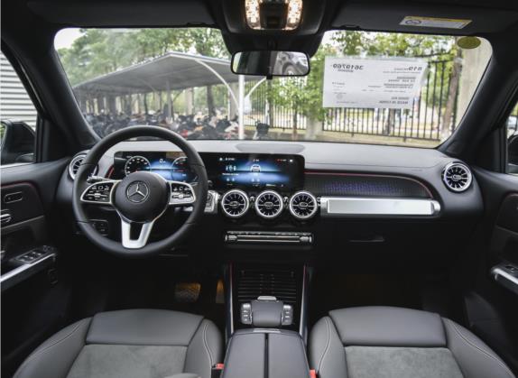 奔驰EQB 2022款 EQB 350 4MATIC 中控类   中控全图
