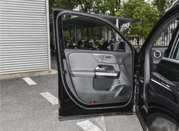 奔驰EQB 2022款 EQB 350 4MATIC 车厢座椅   前门板