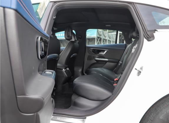 奔驰EQE 2022款 350 先锋版 车厢座椅   后排空间