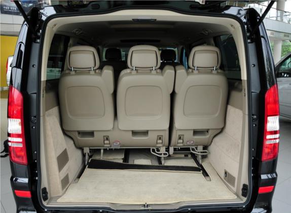 唯雅诺 2011款 2.5L 豪华版 车厢座椅   后备厢