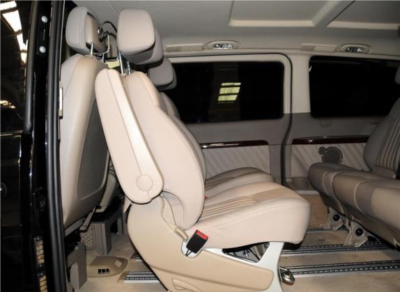 唯雅诺 2012款 2.5L 礼遇版 车厢座椅   后排空间