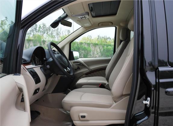 唯雅诺 2013款 3.5L 皓驰版 车厢座椅   前排空间