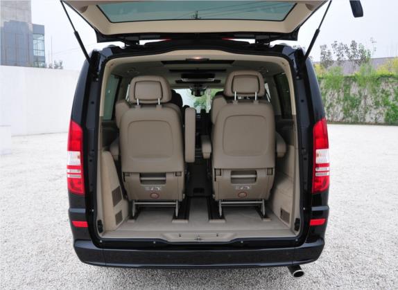 唯雅诺 2013款 3.5L 皓驰版 车厢座椅   后备厢
